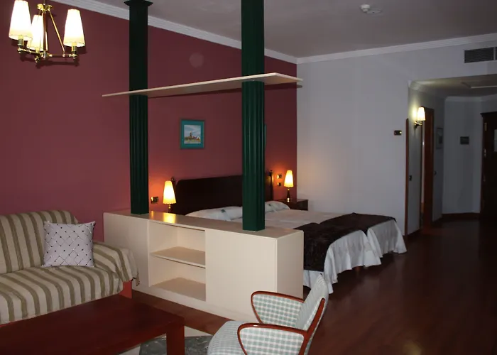 Hotel Puerto De Nieves 4*